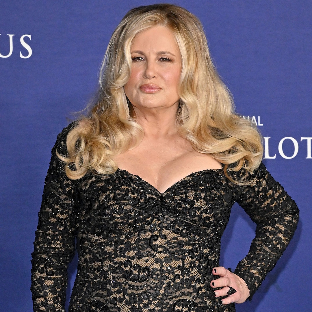 Jennifer Coolidge Sets the Record Straight on Sleeping With "200 Men"